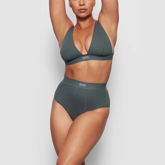 SKIMS Other - Skims Cotton Plunge Bralette💚